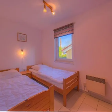 Komfortabler Doppelbungalow Mit Terrasse Im Ferienpark Mirow Holiday home *