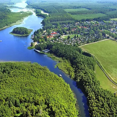 Komfortabler Doppelbungalow Mit Terrasse Im Ferienpark Mirow Granzow